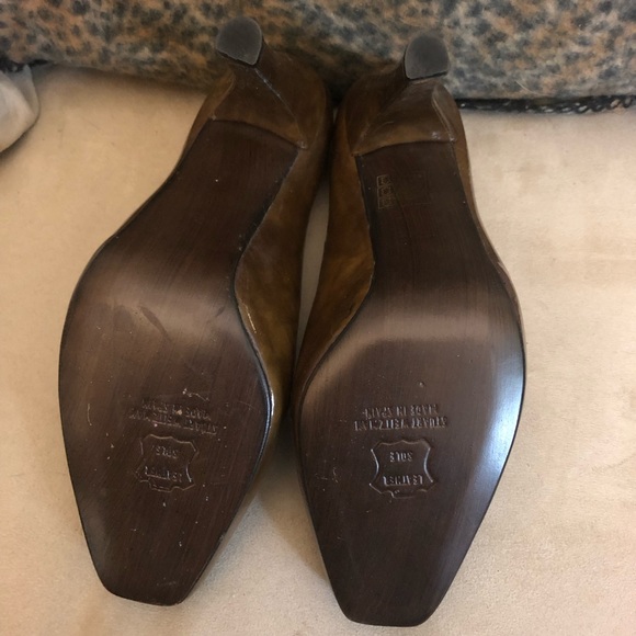 Stuart Weitzman Moda Pumps - Picture 4 of 6